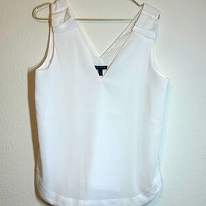 Banana Republic White Sleeveless Top V Neck
Polished Staple Petite Large